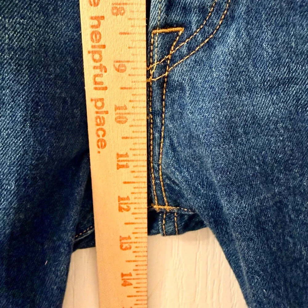 Levis excellent used